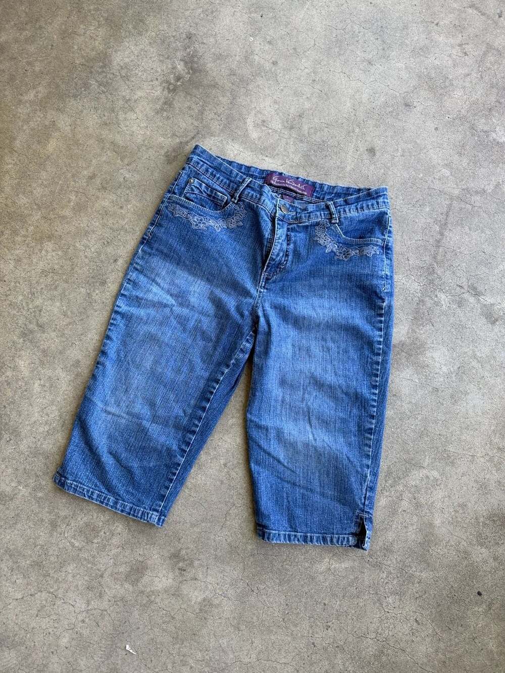 Gloria Vanderbilt The Perfect Fit Embroidered Denim Shorts Size 6P